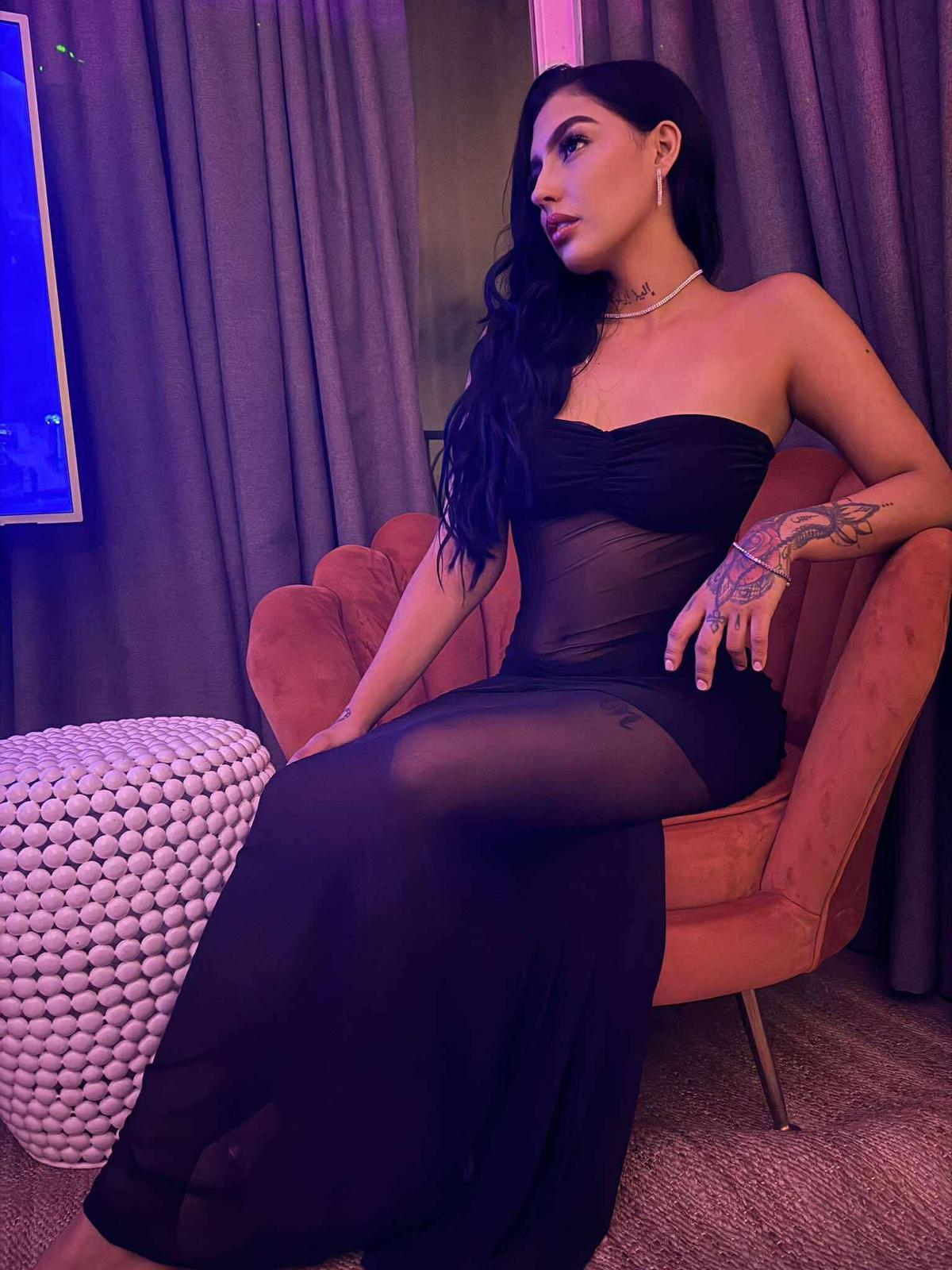 Escort - MIA - Ibiza Tops